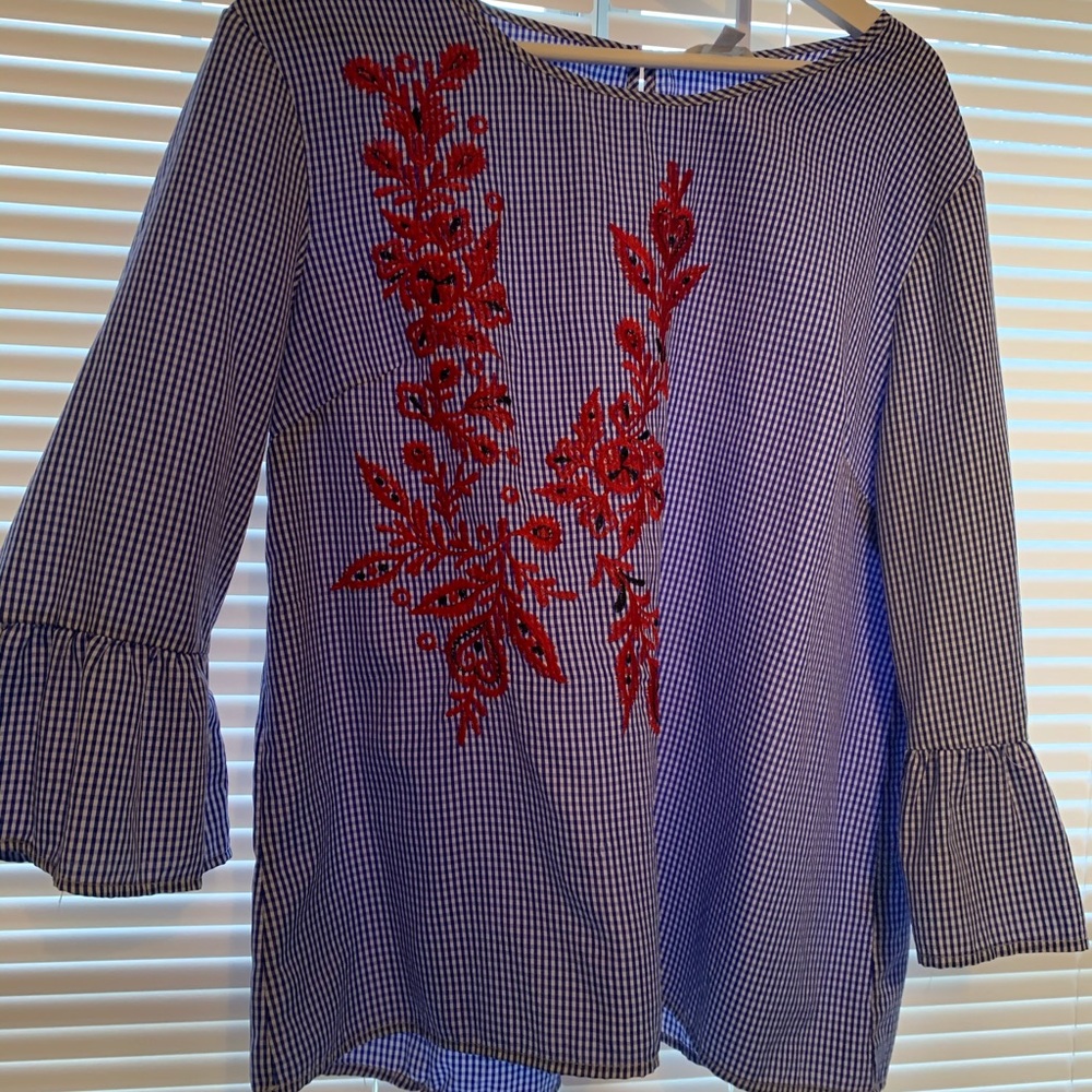 Bell sleeve top